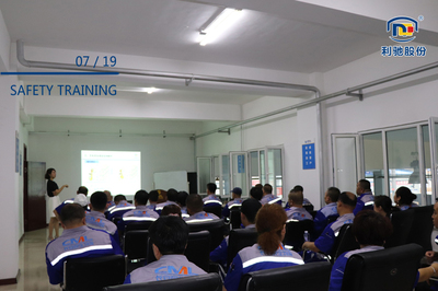 利馳智裝 一站式叉車解決方案與專業企業培訓服務